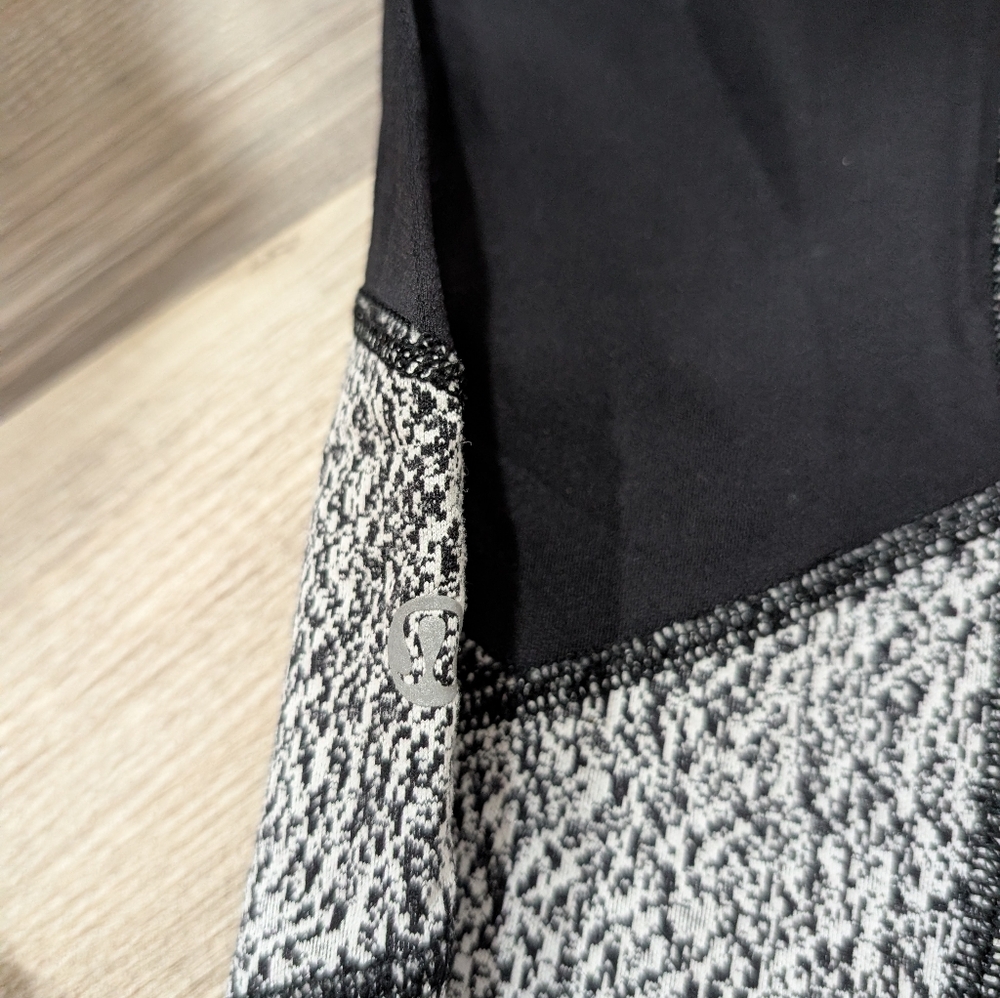 Lululemon Women's 8, Pace Rival‎ Crop Legging, Black/White Speckle, Running - Picture 6 of 6